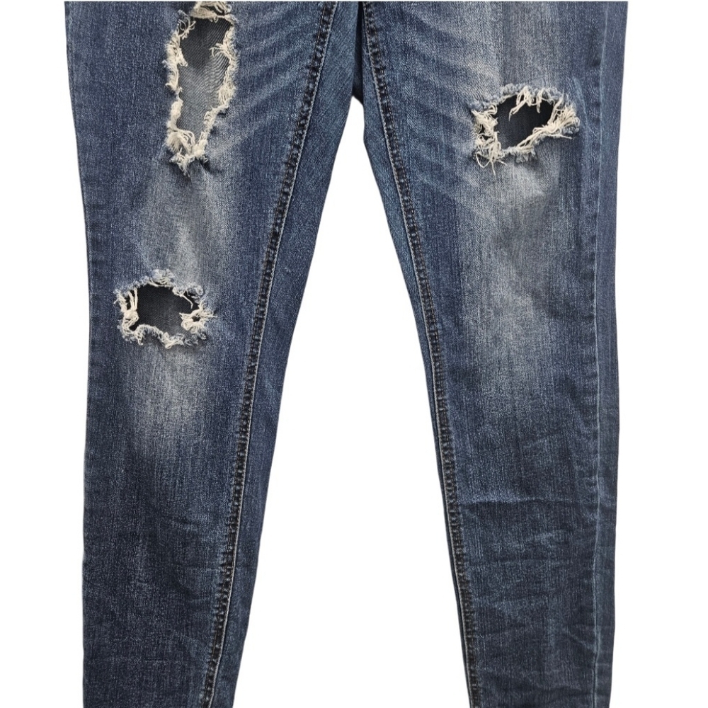 Refuge Distressed Skinny Jeans Medium Dark Wash Size 8 Blue Denim Ripped - Picture 4 of 15
